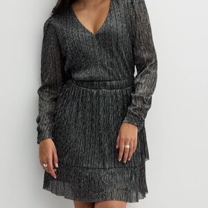 Metallic Black Long Sleeve V-Neck Dress